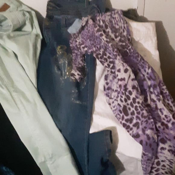 Clothes - Picture 4 of 4